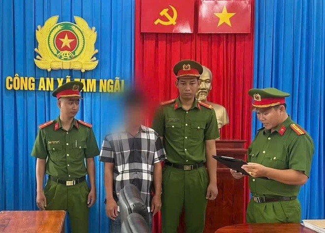 Khởi tố gã đàn ông chém người bán vì bị từ chối cho nợ tiền mua lòng heo