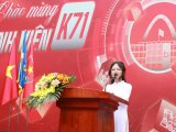 Nữ sinh giành Huy chương Vàng Olympic Vật lý đại diện gần 9.700 tân sinh viên Bách khoa phát biểu