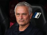 Phòng thay đồ Real Madrid rối ren, Mourinho bị các ngôi sao phớt lờ