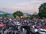 Khách đi từ nửa đêm chờ săn biển mây ở Ba Vì, đường có lúc "tắc như giờ tan tầm"