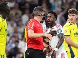 Vinicius nhận thẻ đỏ trực tiếp, Real Madrid thắng nghẹt thở nhờ ngôi sao 140 triệu euro