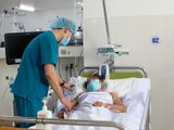 Cứu sống cô gái 19 tuổi nguy kịch sau khi uống 20 viên Panadol cùng nước rửa chén