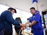 Vì sao Petrolimex, PV Oil bán xăng dầu, thấp hơn giá điều hành đến 350 đồng/lít?