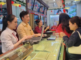 Quy định mới: Mua bán vàng từ 5 triệu đồng phải thanh toán không dùng tiền mặt