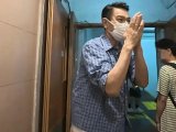 Lưu Đức Hoa bất ngờ quay lại giữa vòng vây người hâm mộ, hành động sau đó gây chú ý