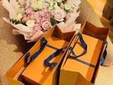 Chồng tặng vợ 10 triệu đồng dịp 20/10 nhưng kèm một lời dặn khiến cô “méo mặt”