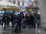 Italy điều 500 binh sĩ tới Milan sau hai ngày bạo loạn