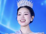Nhan sắc nữ sinh Quảng Ninh từng tự ti, nay đăng quang hoa khôi sinh viên