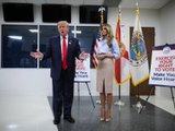 Tổng thống Trump cùng Đệ nhất phu nhân bỏ phiếu sớm trước bầu cử giữa kỳ Mỹ
