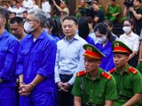 Hai nữ trợ thủ của Shark Bình bị cáo buộc giúp Mr Pips rửa 319 tỷ đồng, lập “ví giả” đối phó công an