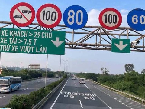 Từ 20/10, CSGT xử phạt xe chạy chậm, bám làn trái trên cao tốc Cầu Giẽ - Cao Bồ