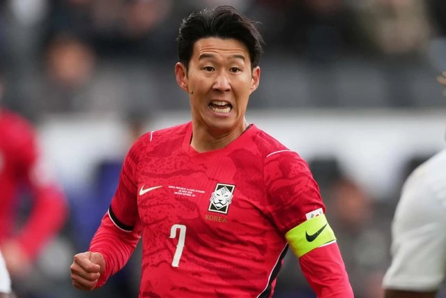 Nội bộ Hàn Quốc dậy sóng trước giờ G World Cup: Son Heung Min bị phóng viên nói xấu ngay trên sóng trực tiếp