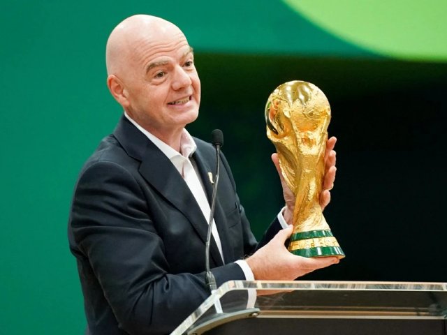 Phát biểu của Chủ tịch FIFA về tuyển Italy thổi bùng tranh cãi