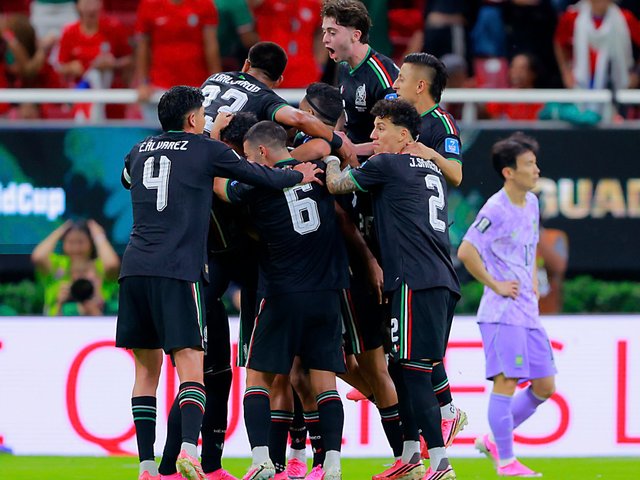 Xác định đội đầu tiên giành vé knock-out ở World Cup