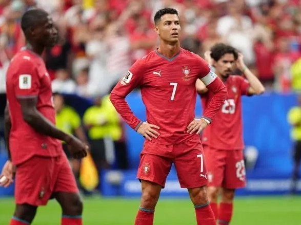 Cristiano Ronaldo được ca ngợi nhờ động tác giả "đánh lừa cả thế giới"