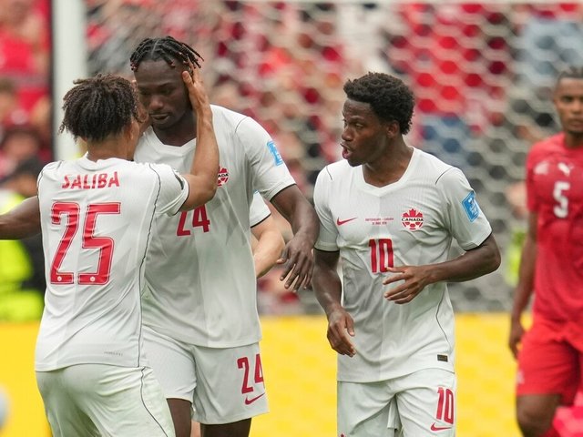 Dù ngã ngựa trước Thụy Sĩ, Canada vẫn hiên ngang viết nên trang sử mới tại World Cup