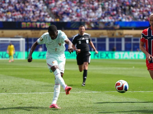 Dembele bùng nổ với hat-trick, Pháp đè bẹp Na Uy