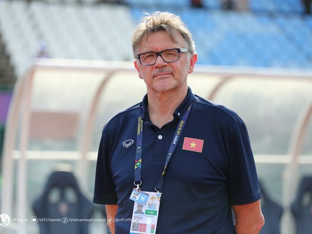 HLV Troussier tin Nhật Bản thắng Brazil, "nhưng chưa thể vô địch World Cup"