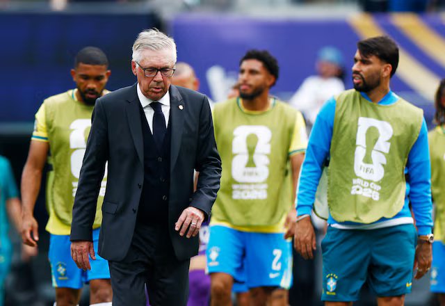 HLV Carlo Ancelotti hứng bão chỉ trích sau trận thua Na Uy