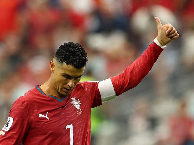 Bị loại sau trận thua Tây Ban Nha, Cristiano Ronaldo tuyên bố EURO quan trọng "ngang tầm World Cup"