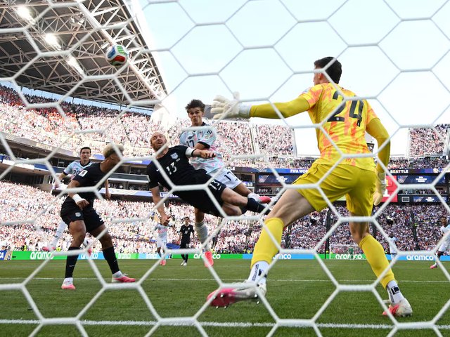 Chủ nhà Mỹ thua tan tác, chính thức bị loại khỏi World Cup