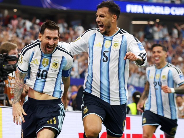 Siêu kịch bản vòng 1/8 World Cup 2026: Messi lập kỳ tích vô tiền khoáng hậu, ĐKVĐ Argentina ngược dòng vĩ đại trước Ai Cập