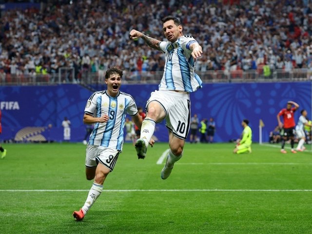 Vĩ đại Lionel Messi: Xô đổ hàng loạt kỷ lục lịch sử trong đêm ngược dòng không tưởng của Argentina tại World Cup 2026
