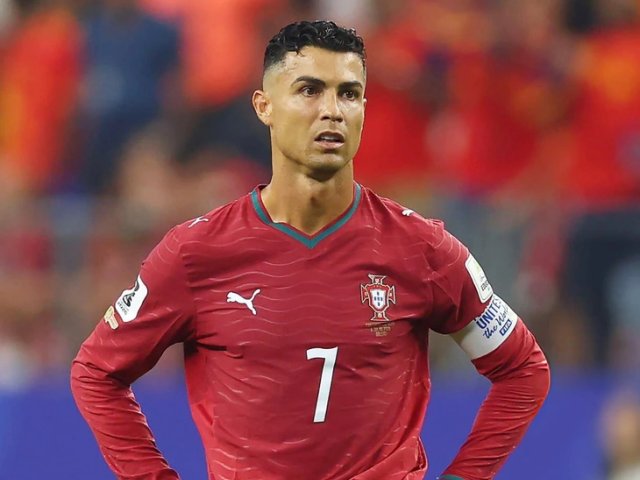 Ronaldo vừa xách vali về nước, giá vé World Cup 2026 lập tức bốc hơi gần 60%