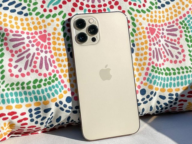 3 mẫu iPhone cũ cho học sinh, sinh viên đang tạo nên cơn sốt nhờ giá rẻ, dùng thêm nhiều năm tới