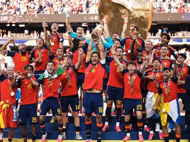 FIFA đăng ảnh nhà vô địch World Cup 2026 nhưng cắt hình ông Trump